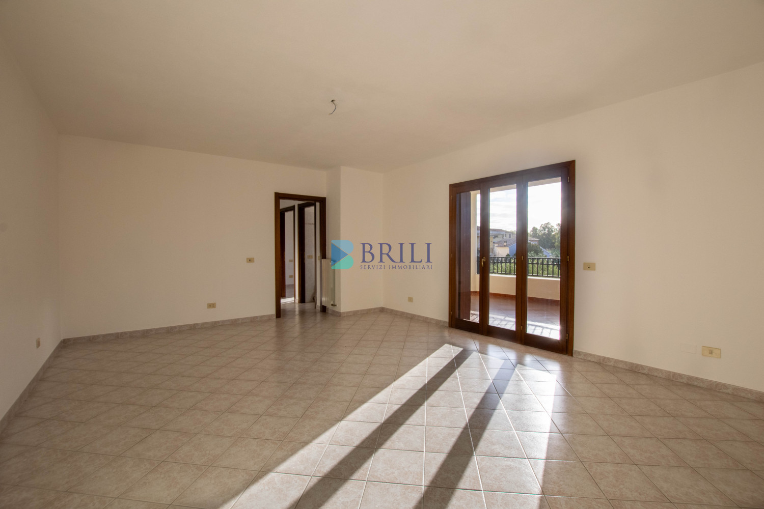 Olbia, Bright Two-Bedroom Apartment with 35 sqm Veranda