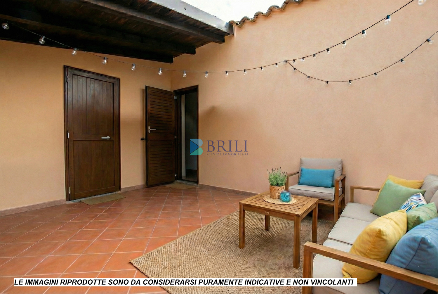 Renovated apartment 200 meters from the sea with a large private garden