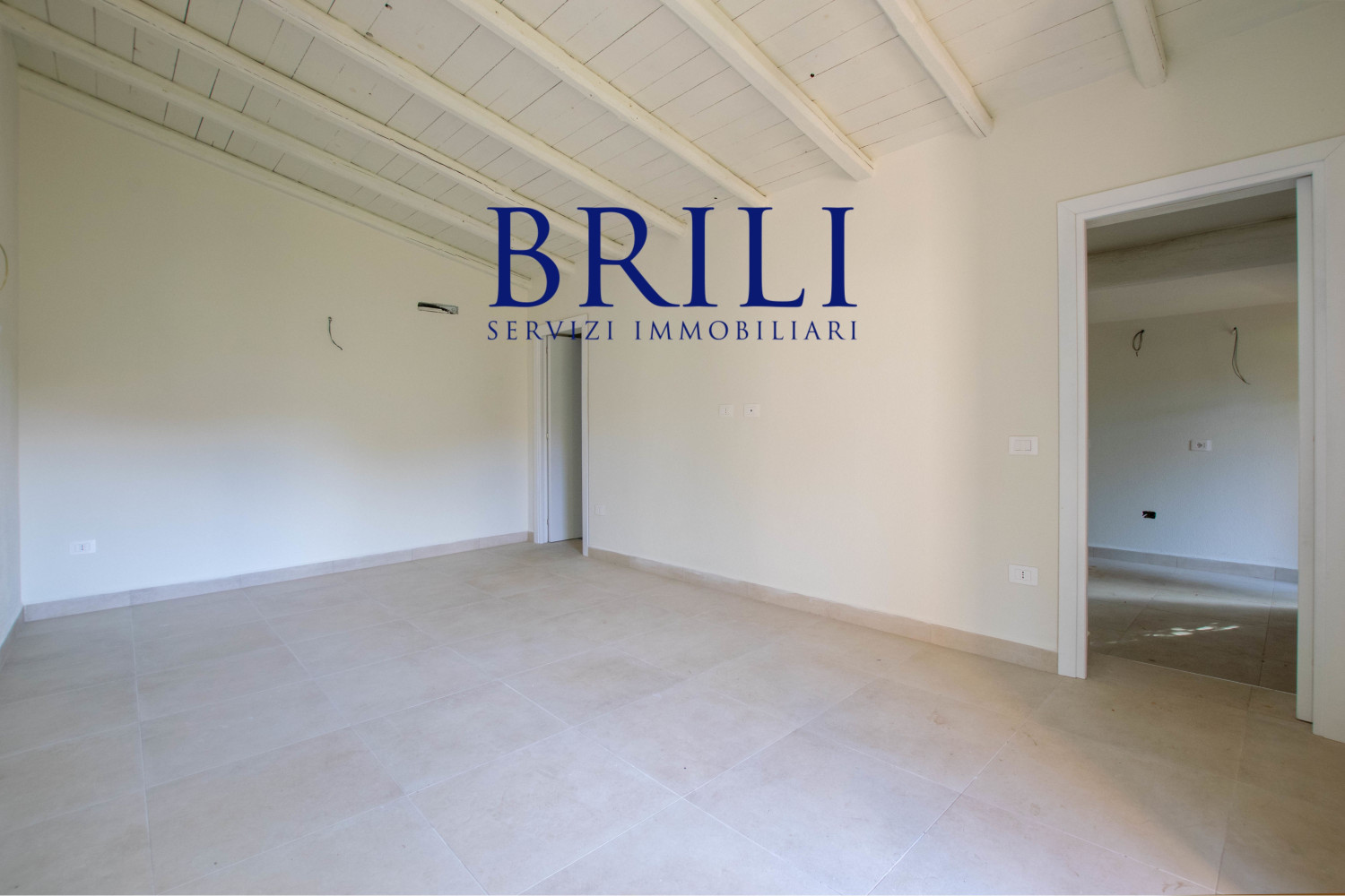 Appartamento Ristrutturato con Giardino Privato, a 200m dal Mare