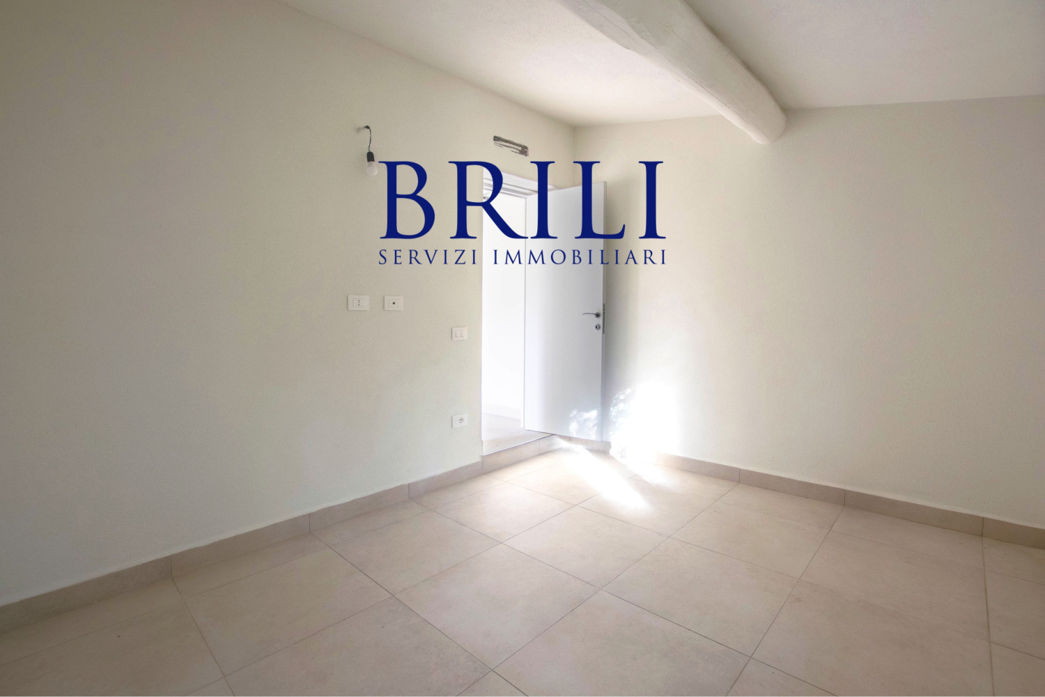 Appartamento Ristrutturato con Giardino Privato, a 200m dal Mare