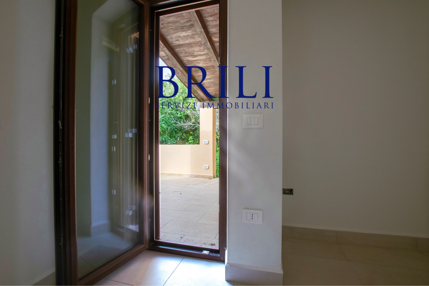 Appartamento Ristrutturato con Giardino Privato, a 200m dal Mare