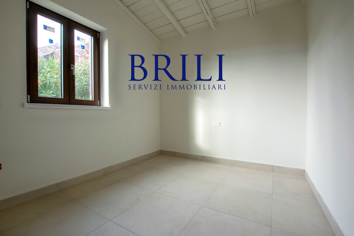 Appartamento Ristrutturato con Giardino Privato, a 200m dal Mare