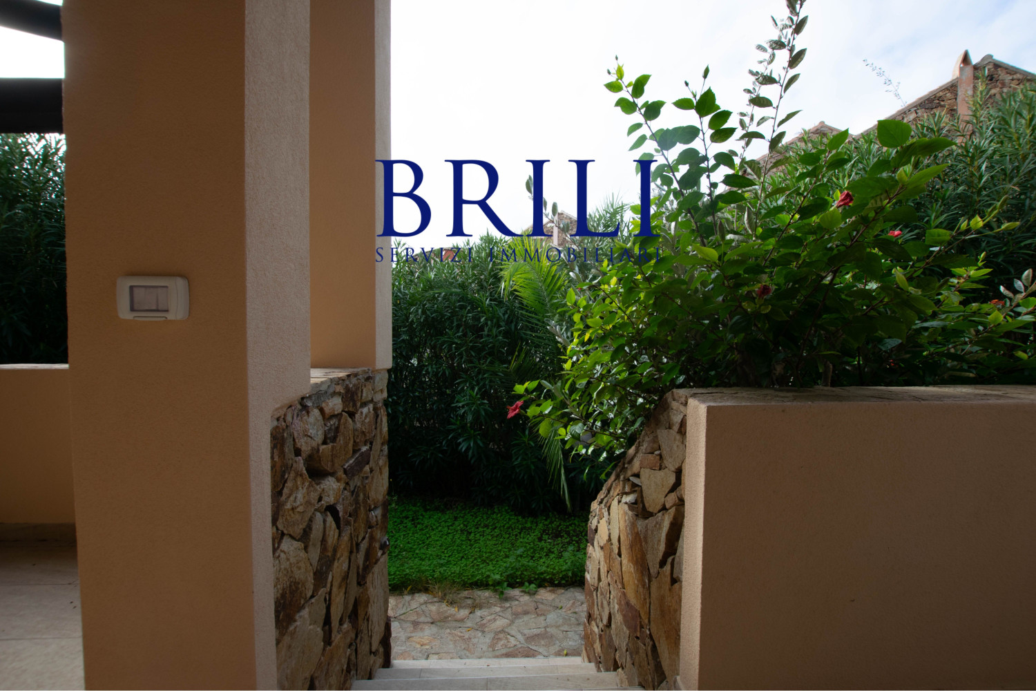 Appartamento Ristrutturato con Giardino Privato, a 200m dal Mare