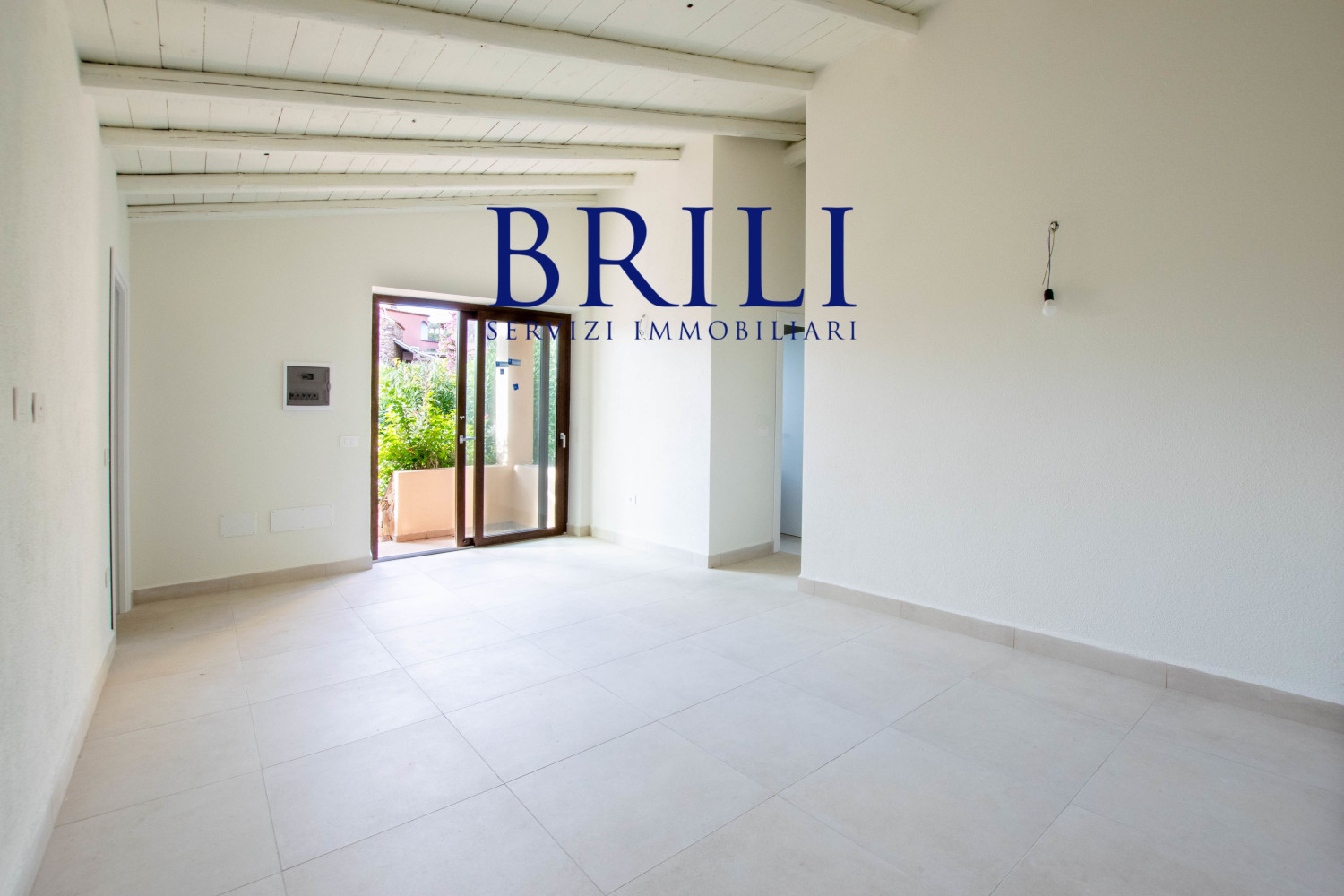 Appartamento Ristrutturato con Giardino Privato, a 200m dal Mare