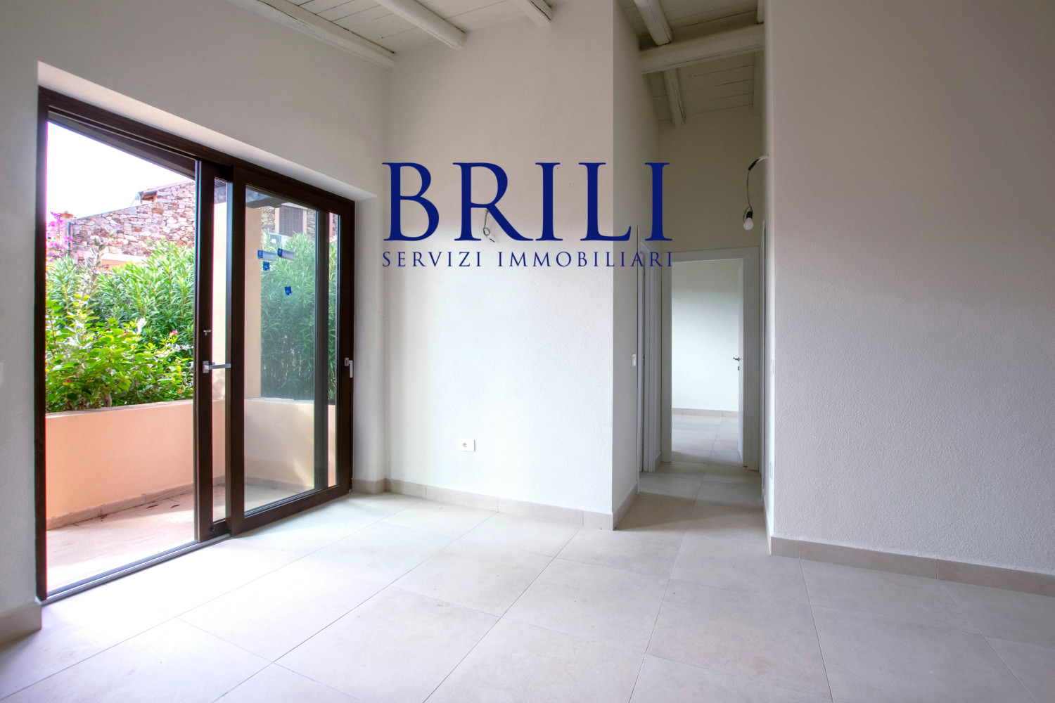 Appartamento Ristrutturato con Giardino Privato, a 200m dal Mare