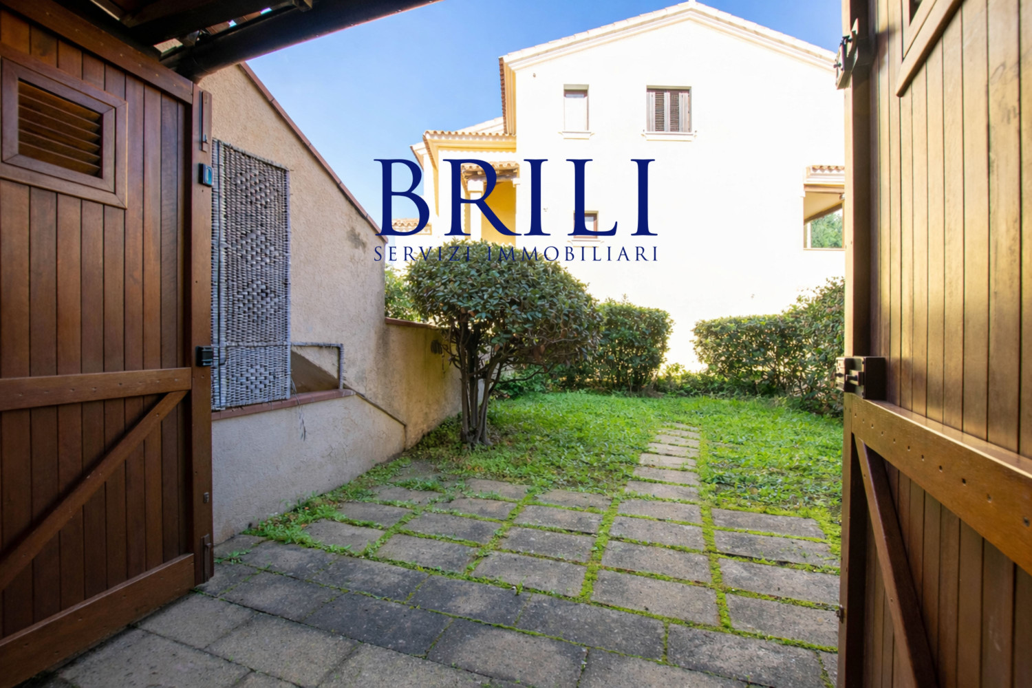 Golfo Aranci: Ground-floor flat with garden near Third Beach
