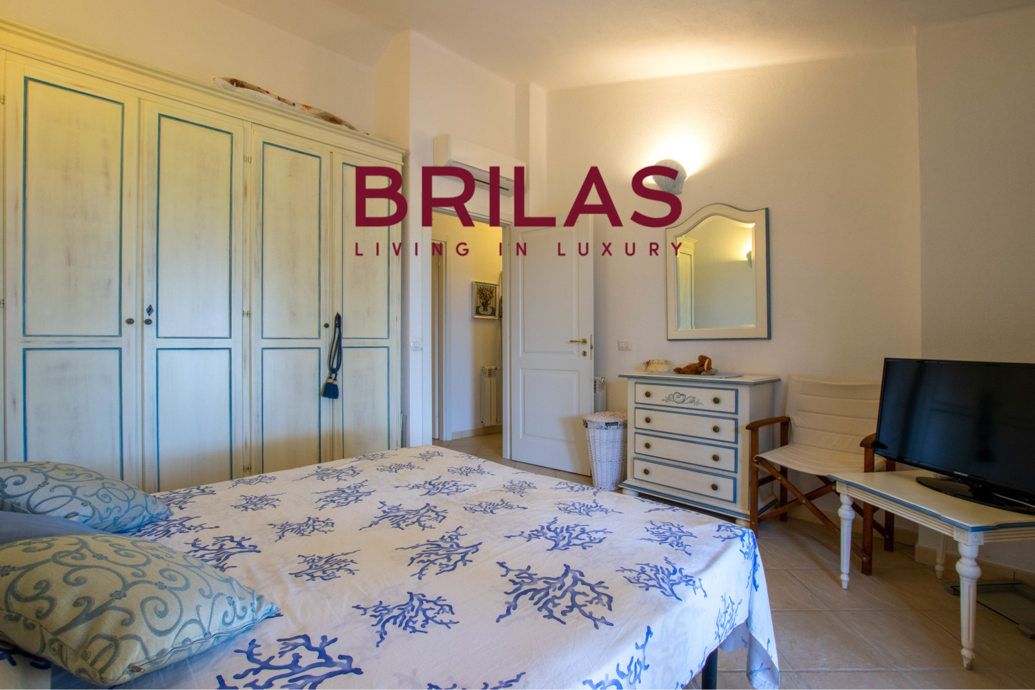 Villa con vista mare, giardino privato e verande coperte