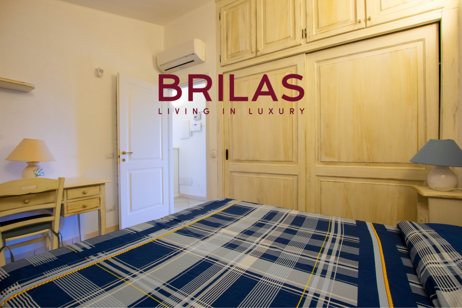 Villa con vista mare, giardino privato e verande coperte