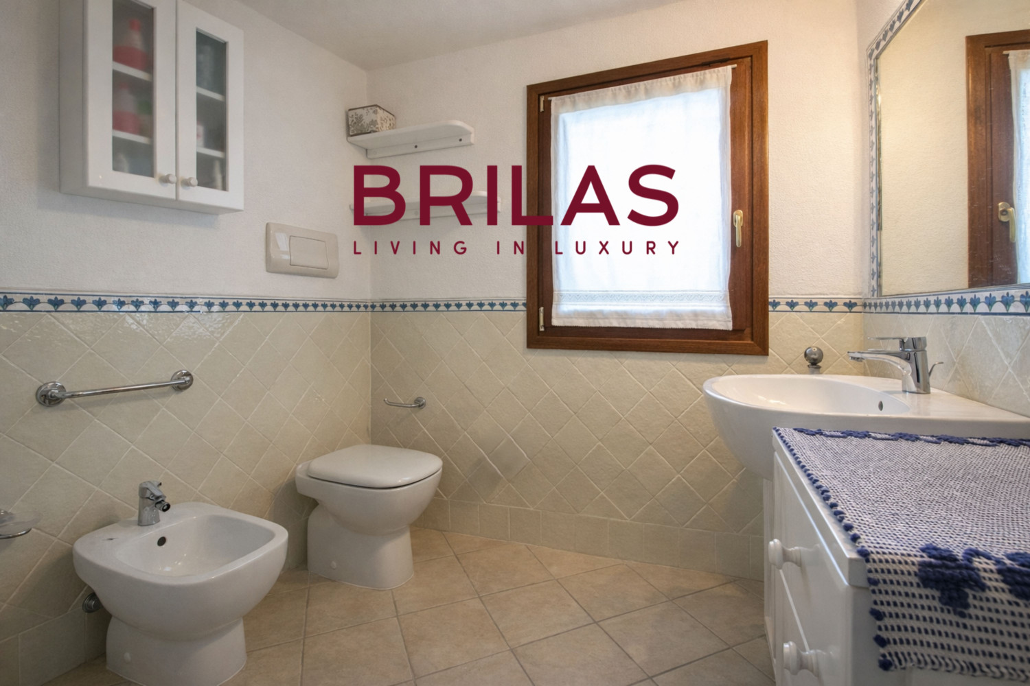 Villa con vista mare, giardino privato e verande coperte