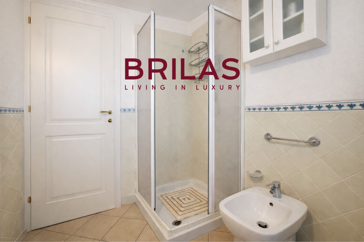 Villa con vista mare, giardino privato e verande coperte