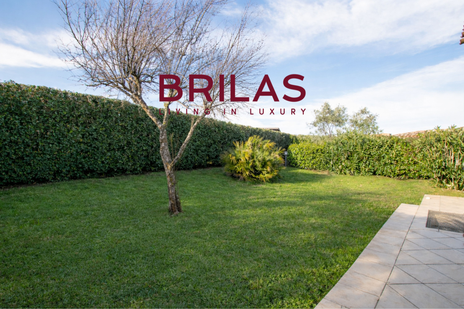 Villa con vista mare, giardino privato e verande coperte