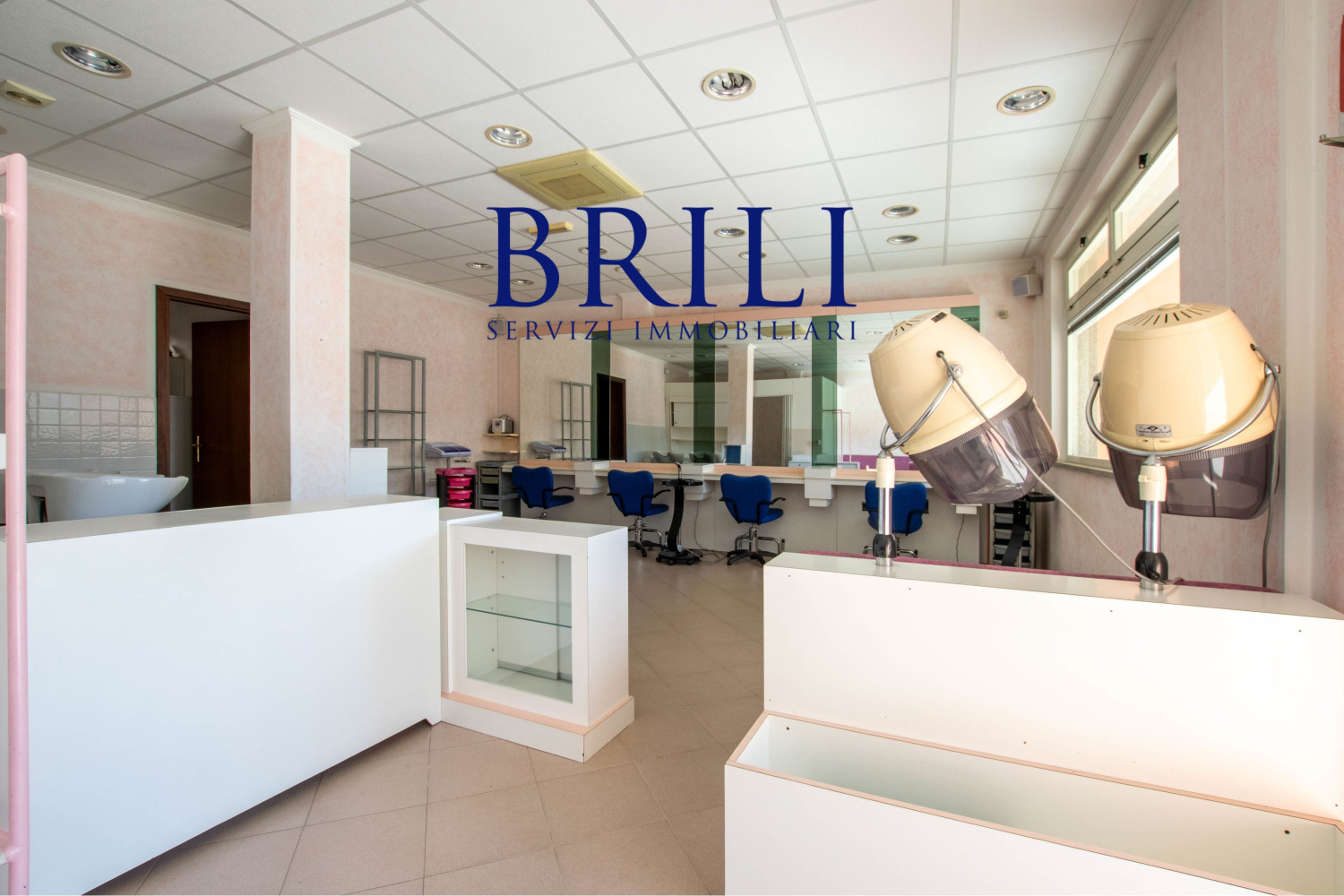 Commercial premises in a central and well-served area