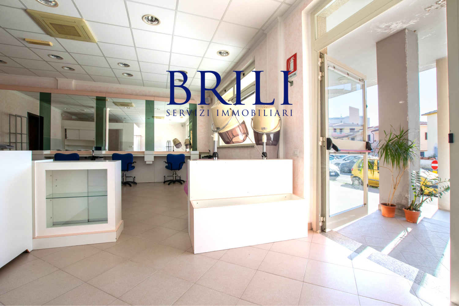 Commercial premises in a central and well-served area