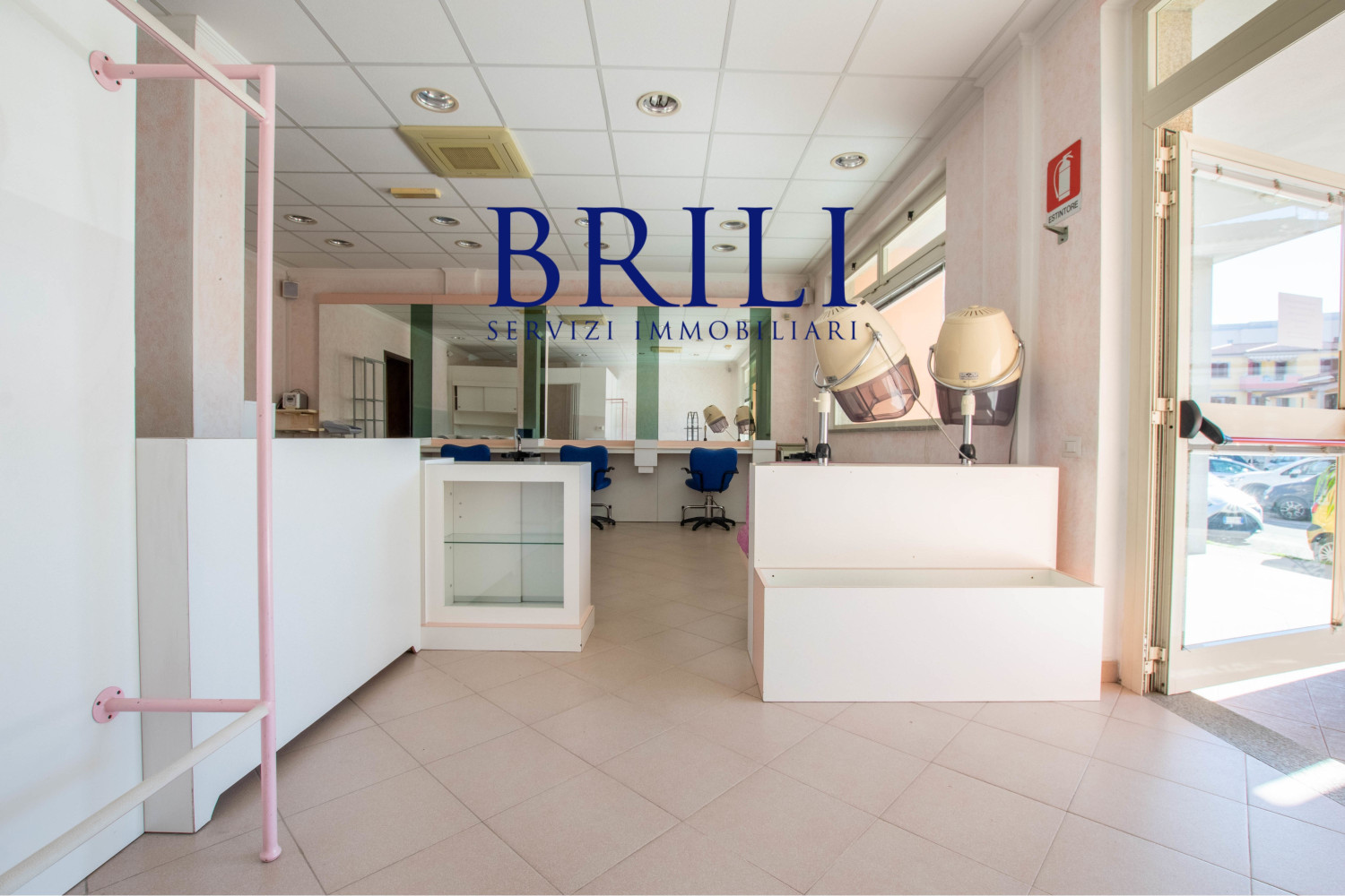 Commercial premises in a central and well-served area