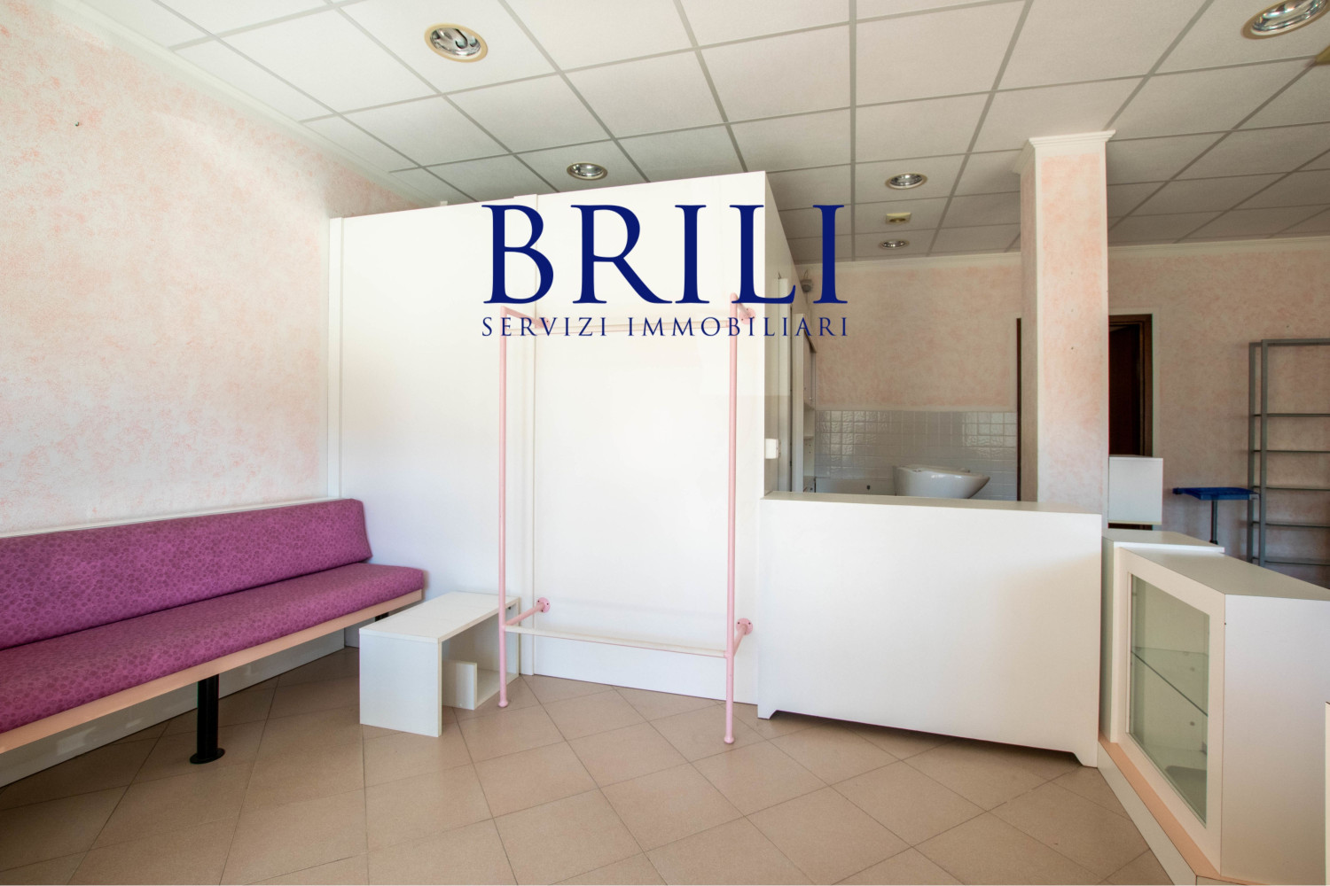 Commercial premises in a central and well-served area