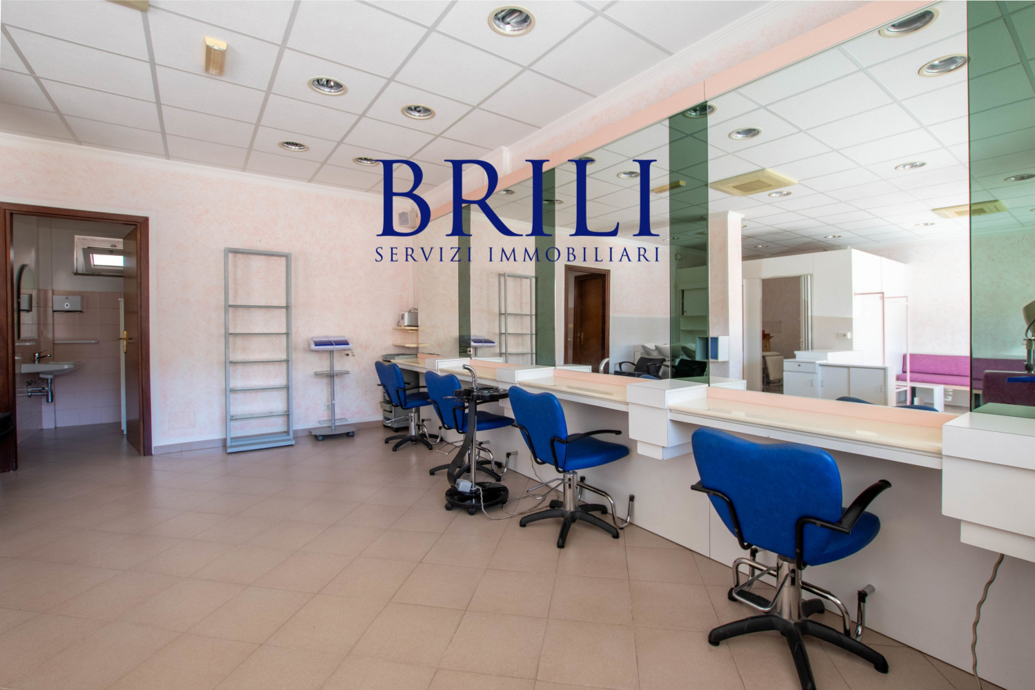 Commercial premises in a central and well-served area