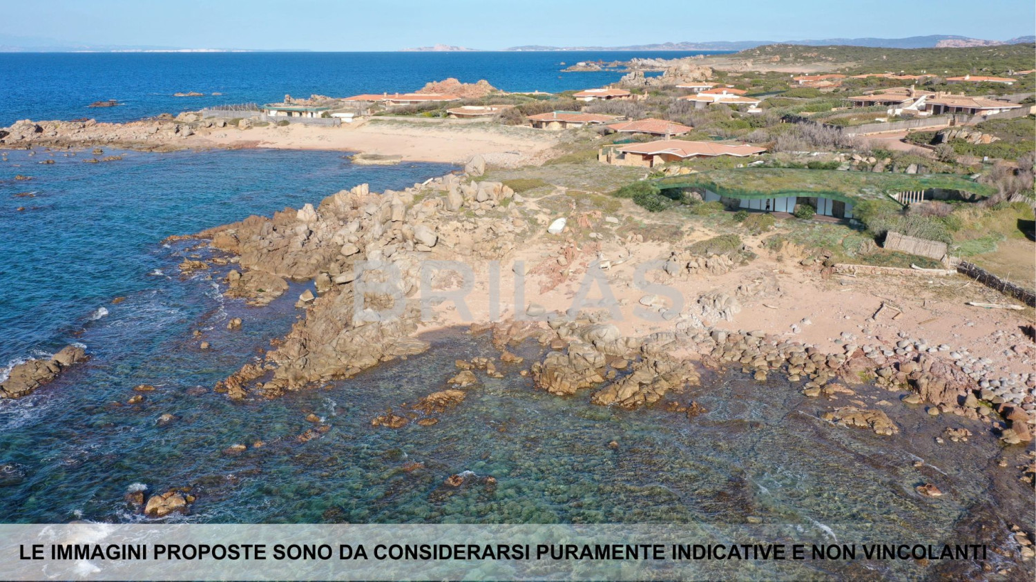 Villa di lusso fronte spiaggia con piscina e terrazze panoramiche