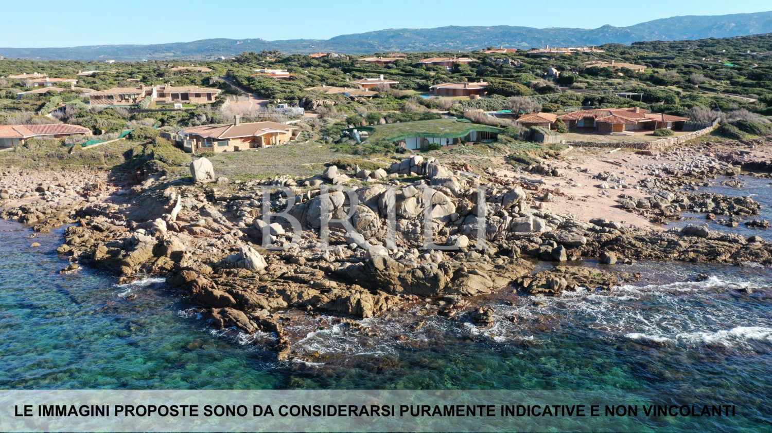 Villa di lusso fronte spiaggia con piscina e terrazze panoramiche