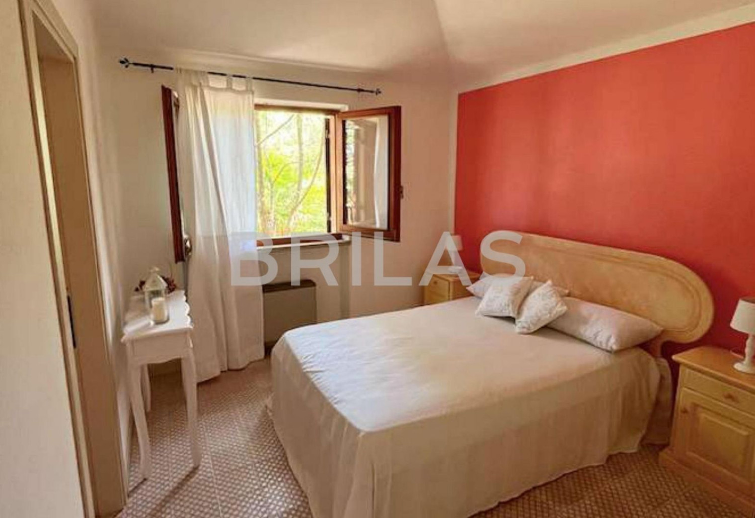 Tenuta di 16 ettari con villa, uliveto e vista mare