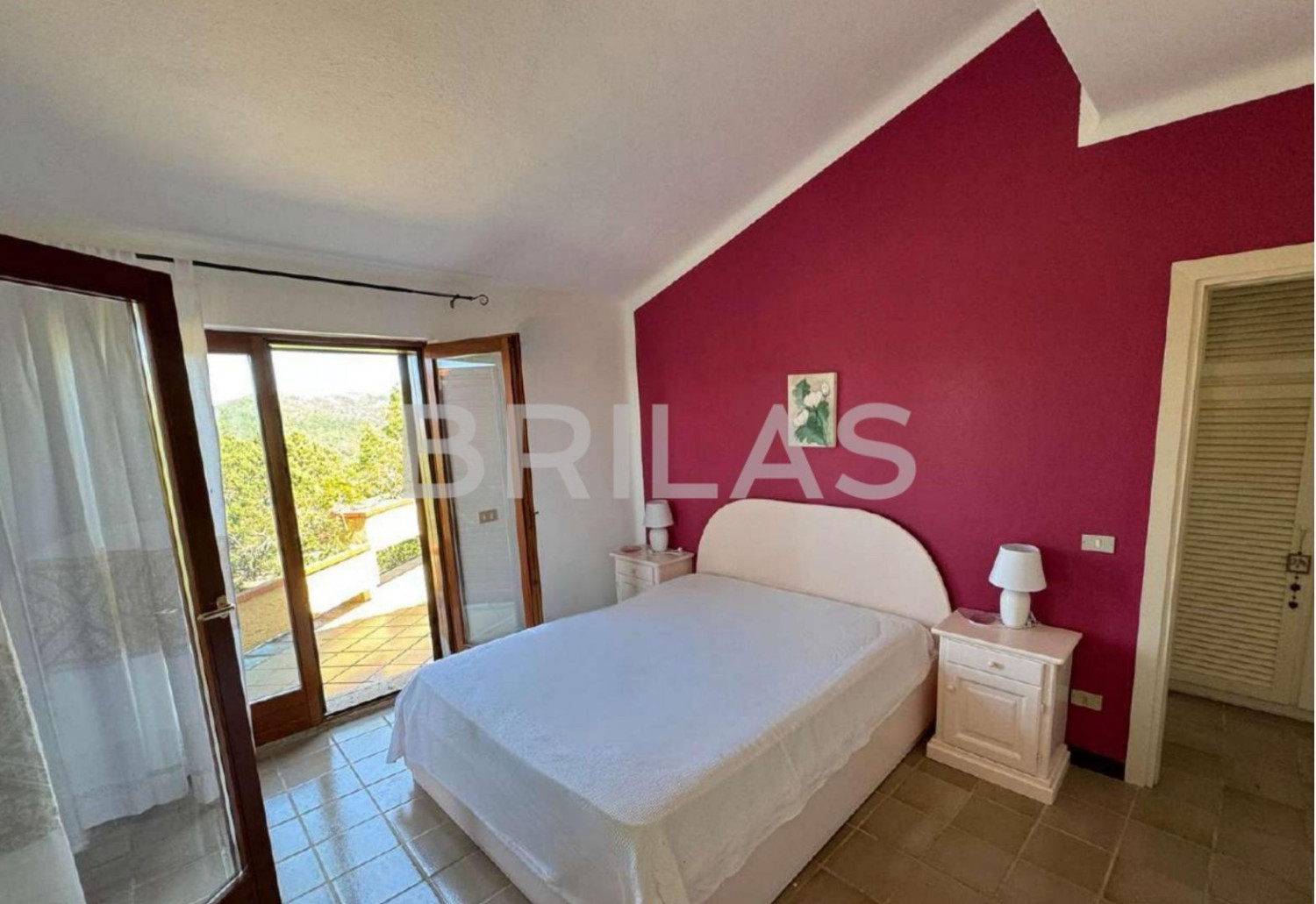 Tenuta di 16 ettari con villa, uliveto e vista mare