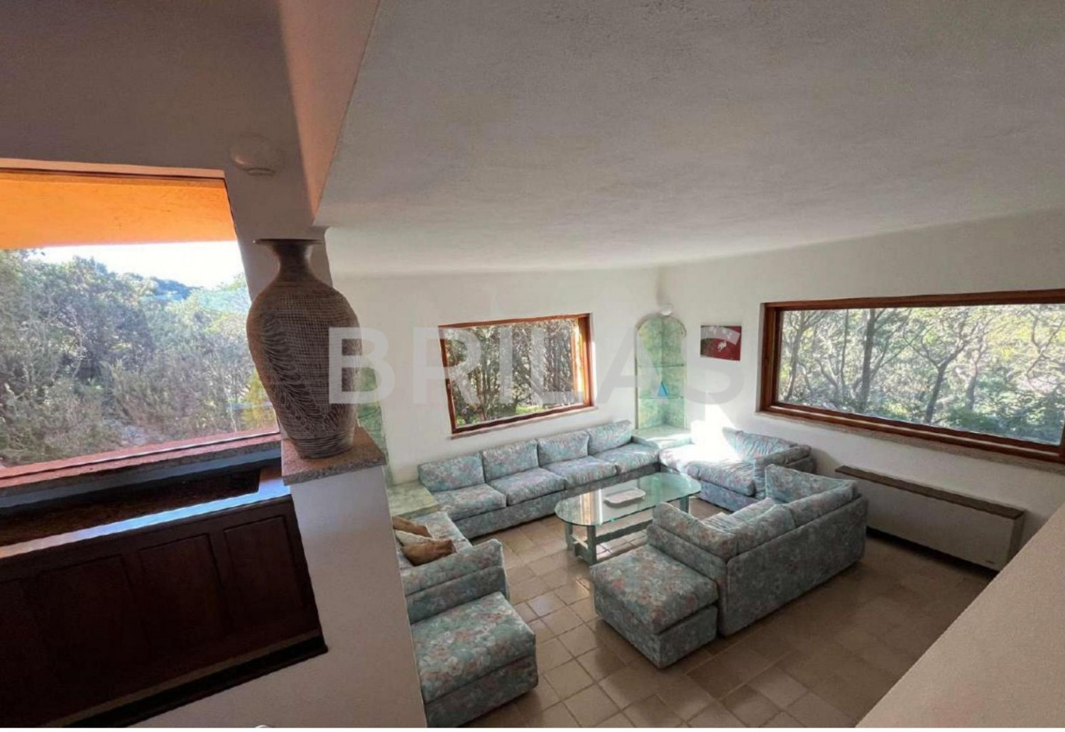 Tenuta di 16 ettari con villa, uliveto e vista mare