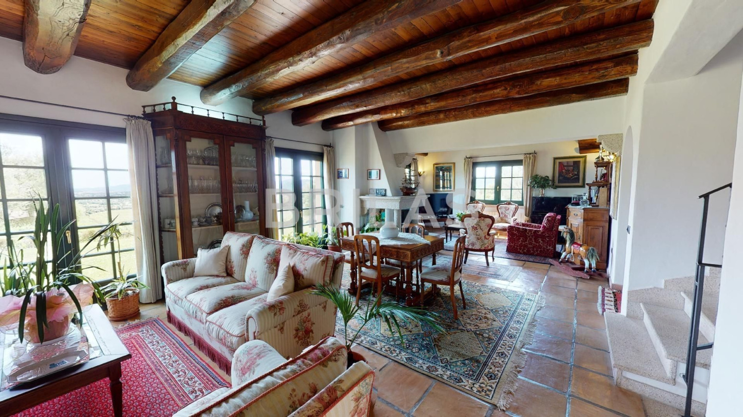 Tenuta Monte Pino – Prestigious estate with vineyard and sea views