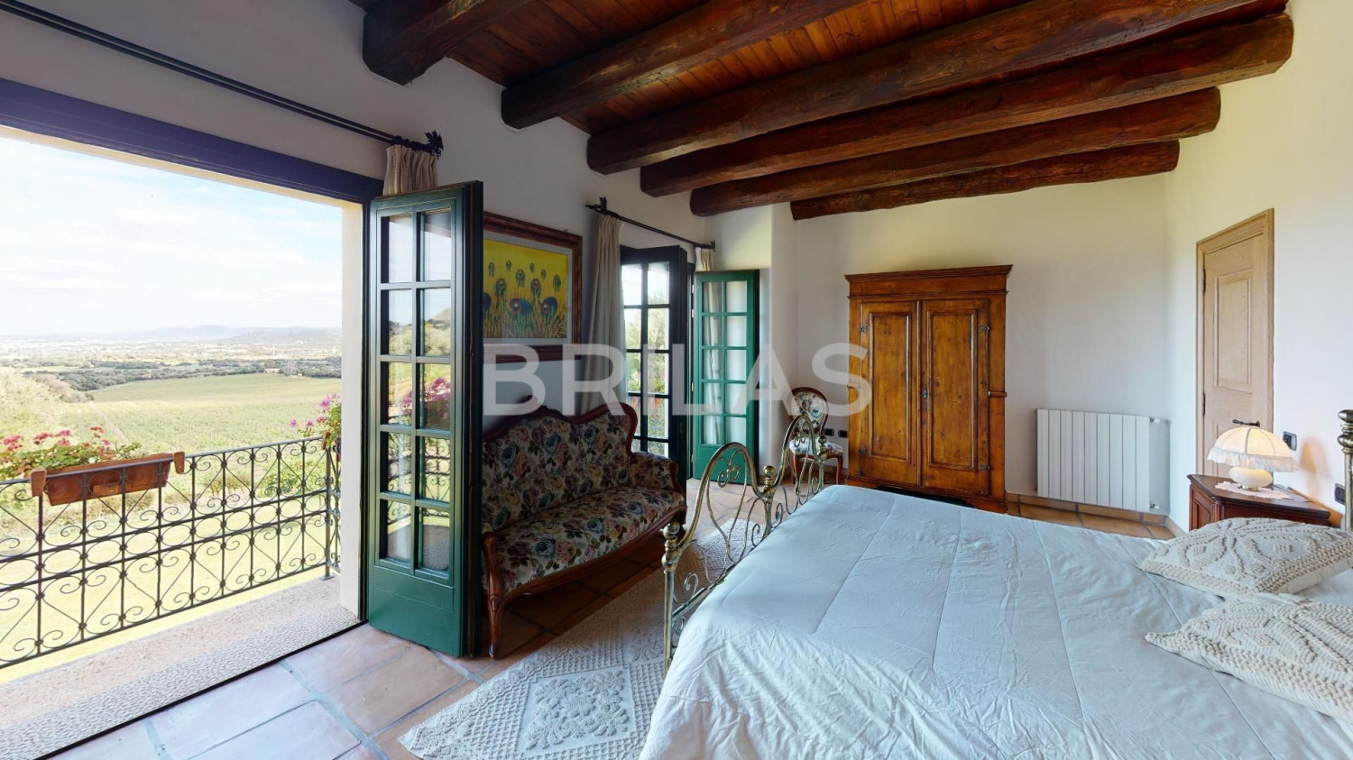 Tenuta Monte Pino – Prestigious estate with vineyard and sea views