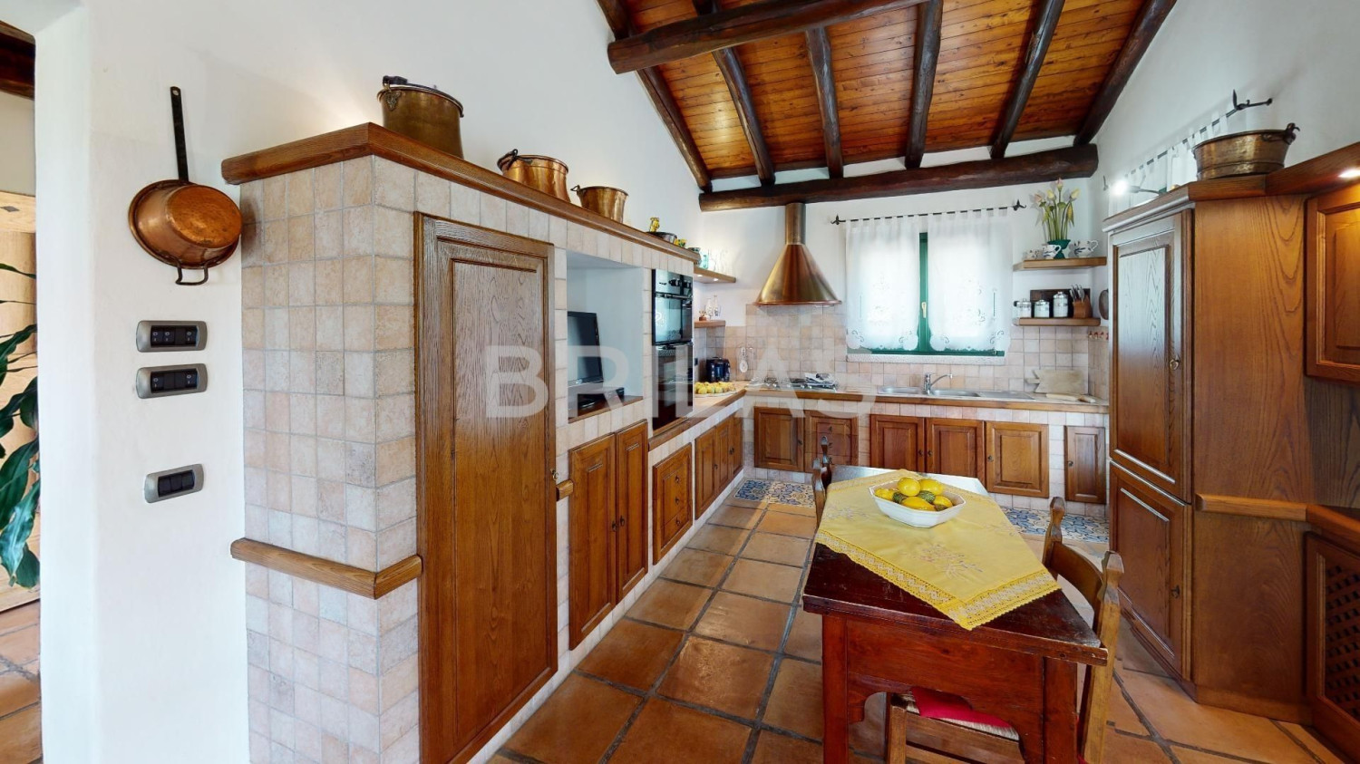 Tenuta Monte Pino – Prestigious estate with vineyard and sea views