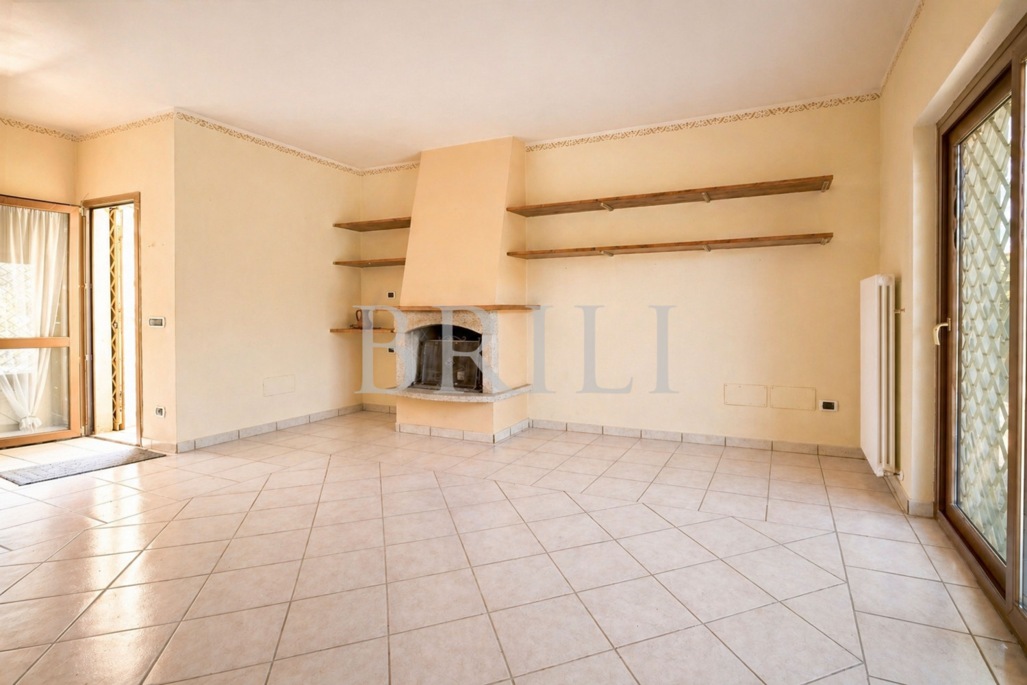 Villa bifamiliare con giardino
