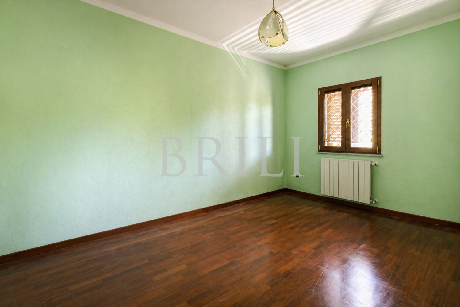 Villa bifamiliare con giardino