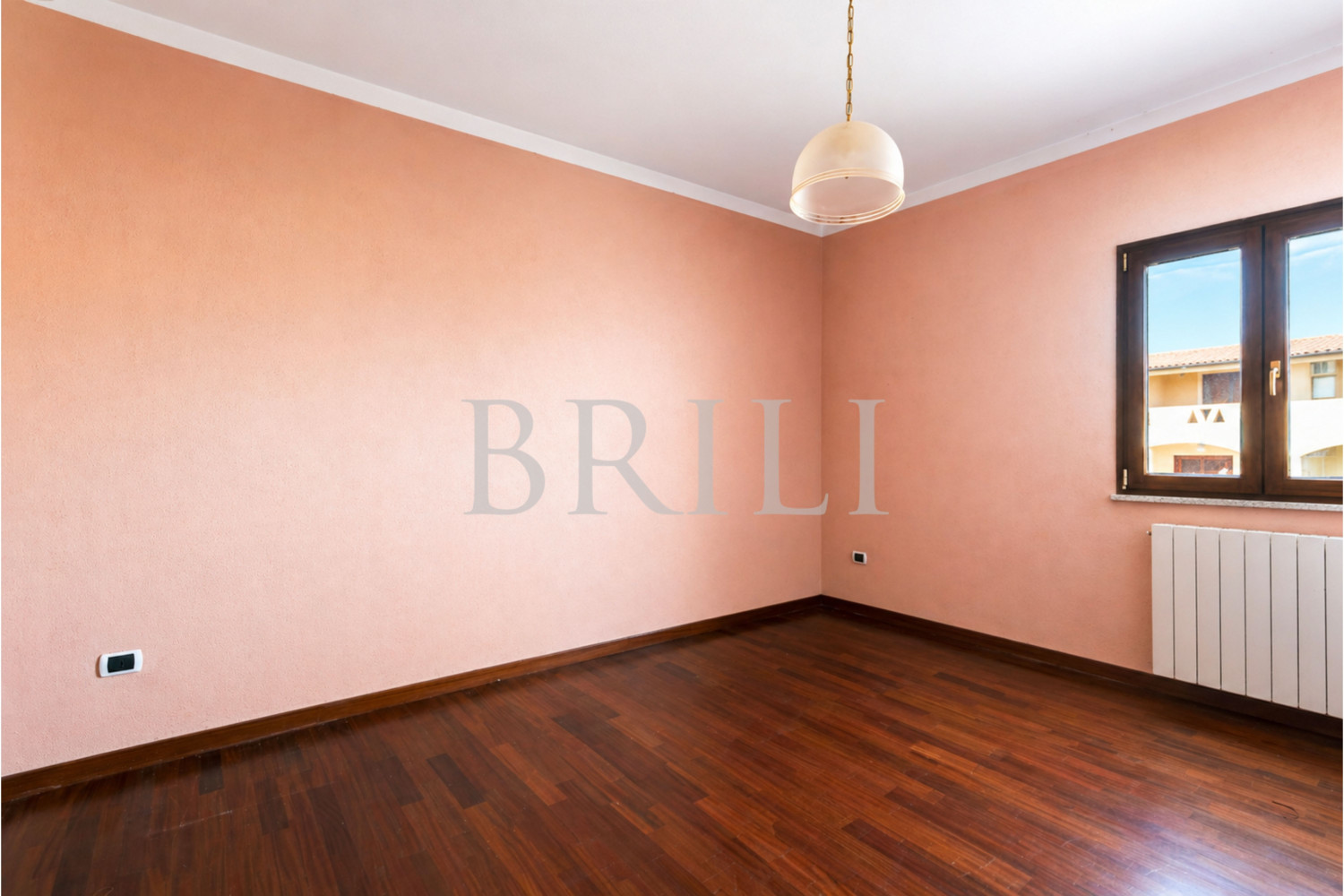 Villa bifamiliare con giardino