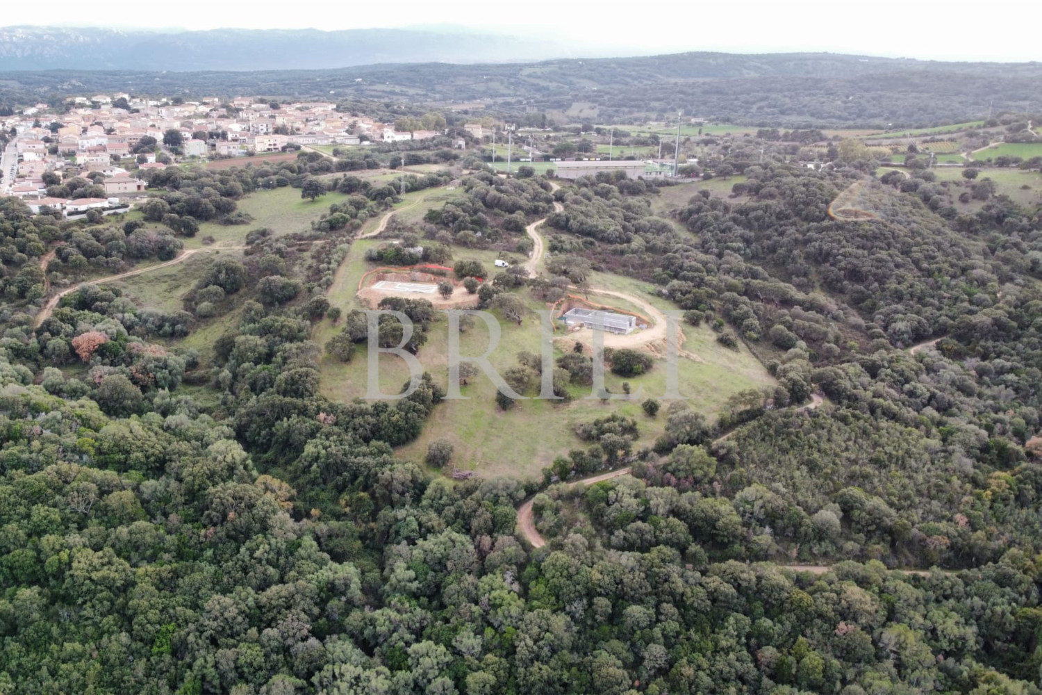 Terreno per casa colonica con piscina