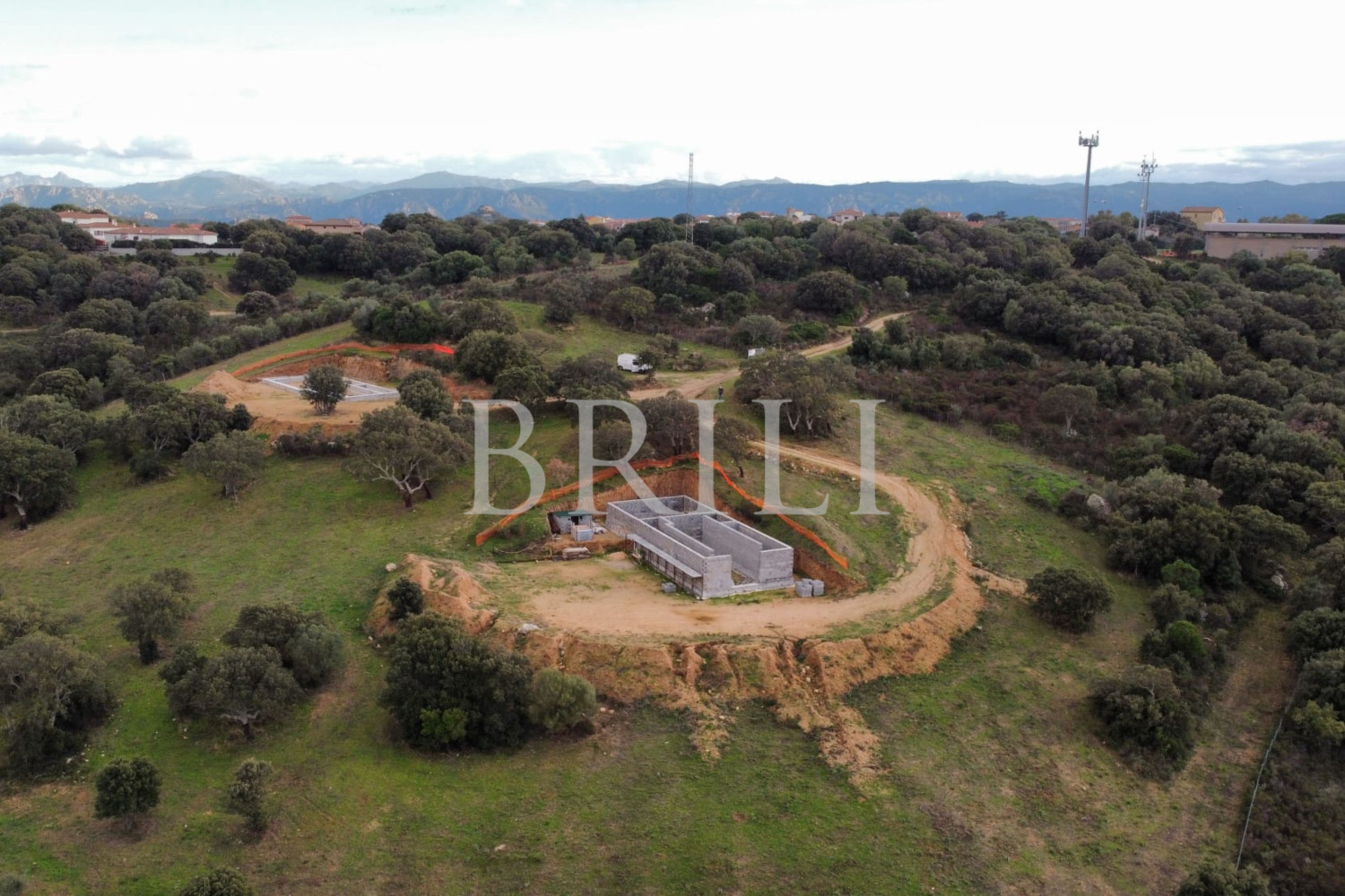 Terreno per casa colonica con piscina