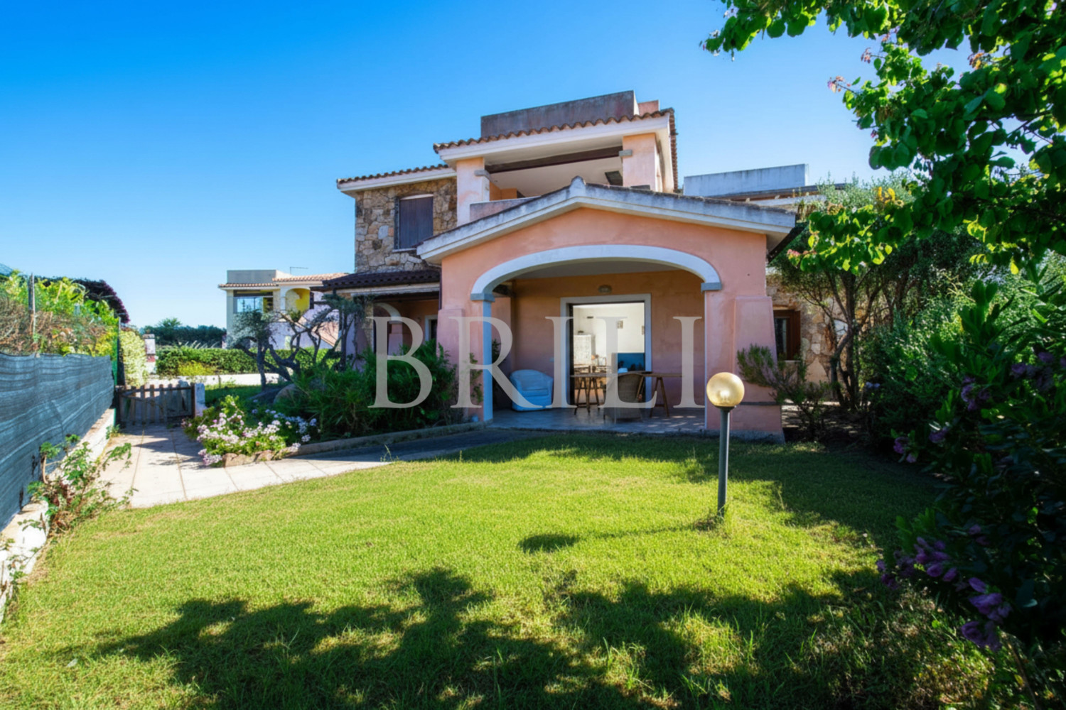 Porto San Paolo Appartamento con giardino