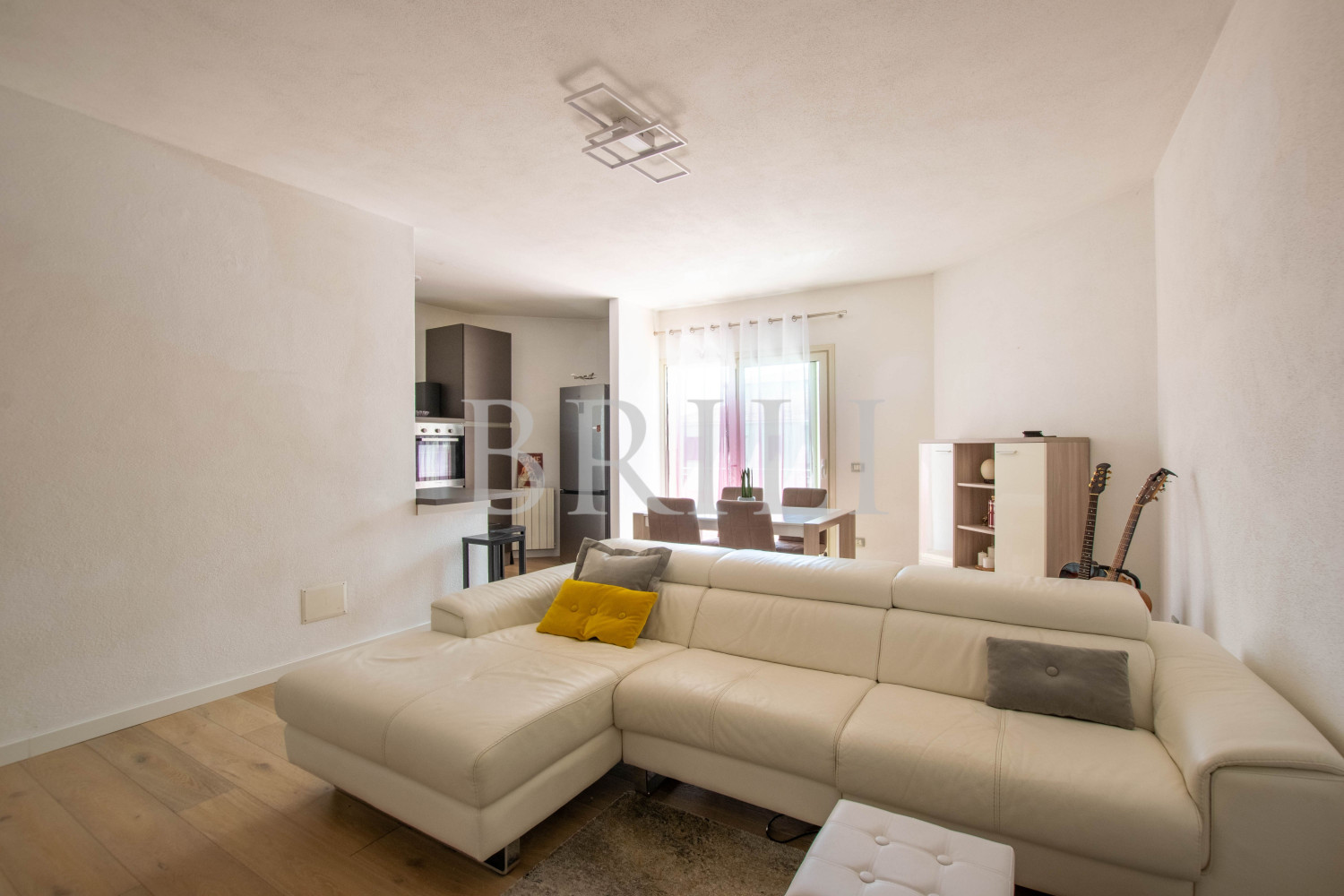 Trilocale ristrutturato e arredato a nuovo, senza spese condominiali
