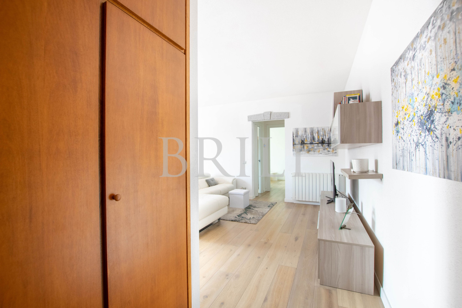 Trilocale ristrutturato e arredato a nuovo, senza spese condominiali