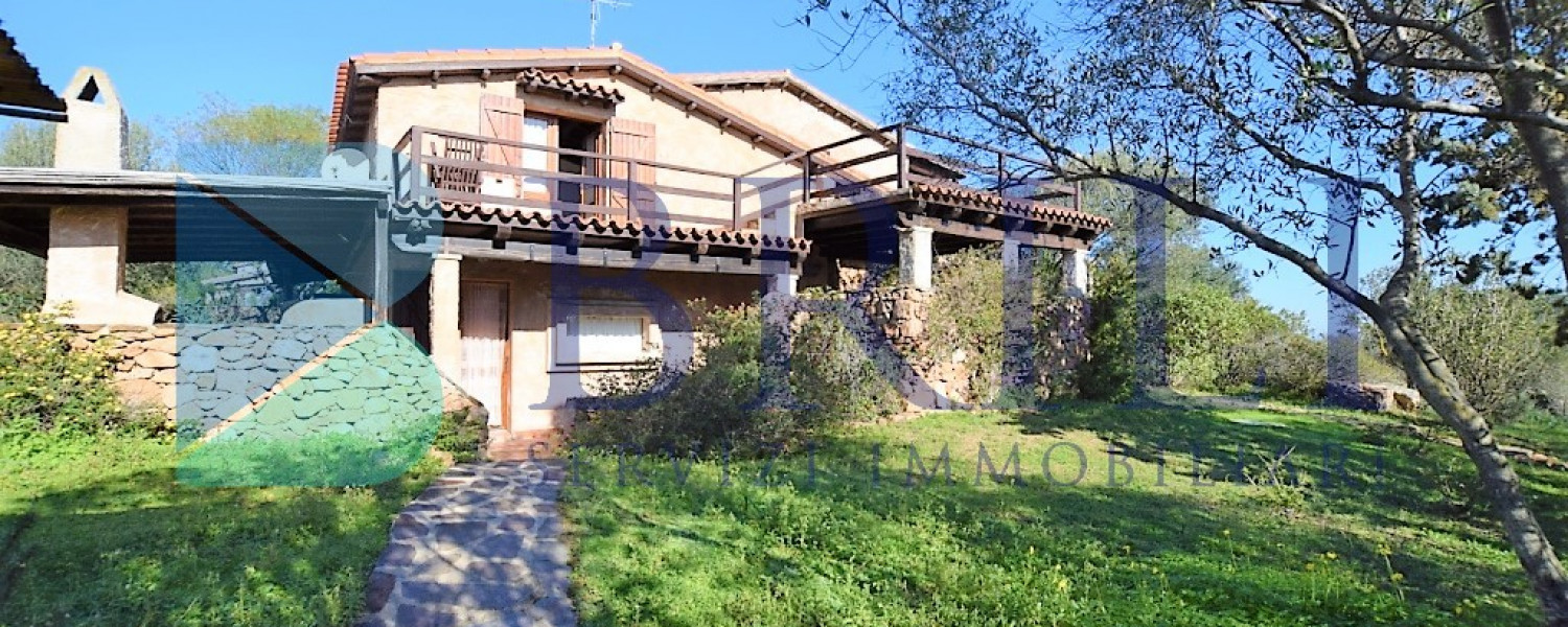 Charming end-of-terrace house in Costa Corallina