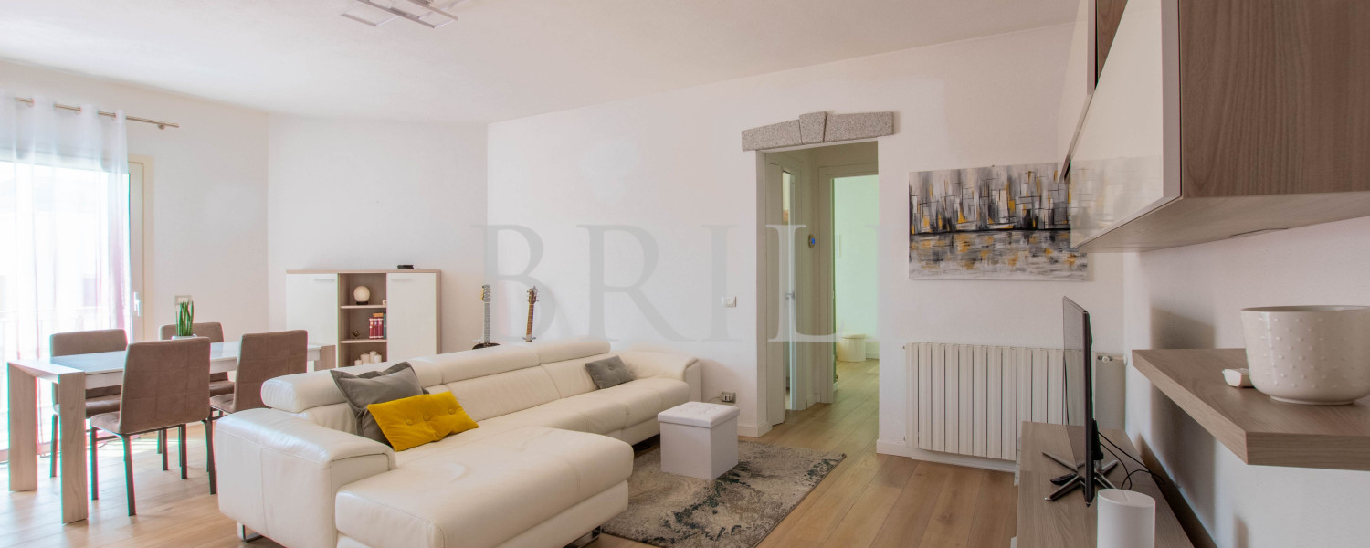Trilocale ristrutturato e arredato a nuovo, senza spese condominiali