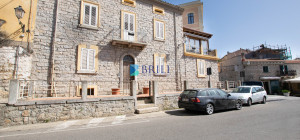 Luras, in centro grazioso appartamento ristrutturato.