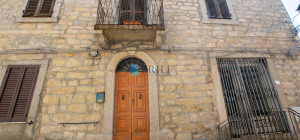 Palazzina terra-cielo in centro Luogosanto