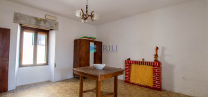 Palazzina terra-cielo in centro Luogosanto