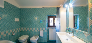 Palazzina terra-cielo in centro storico a Luras