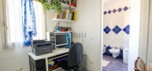 Casa indipendente su due livelli con giardino