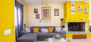 Casa indipendente su due livelli con giardino