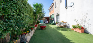 Casa indipendente su due livelli con giardino