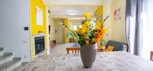 Casa indipendente su due livelli con giardino