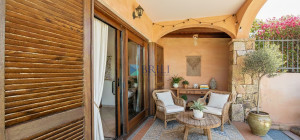 Apartment with private garden near the beach