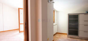 Tempio Pausania: large apartment on the top floor with stunning views