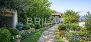 Villa Fronte Mare a Pittulongu (Olbia) - Ottima Posizione con Potenziale di Ristrutturazione