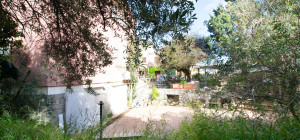 Golfo Aranci: Large villa to renovate between two beaches